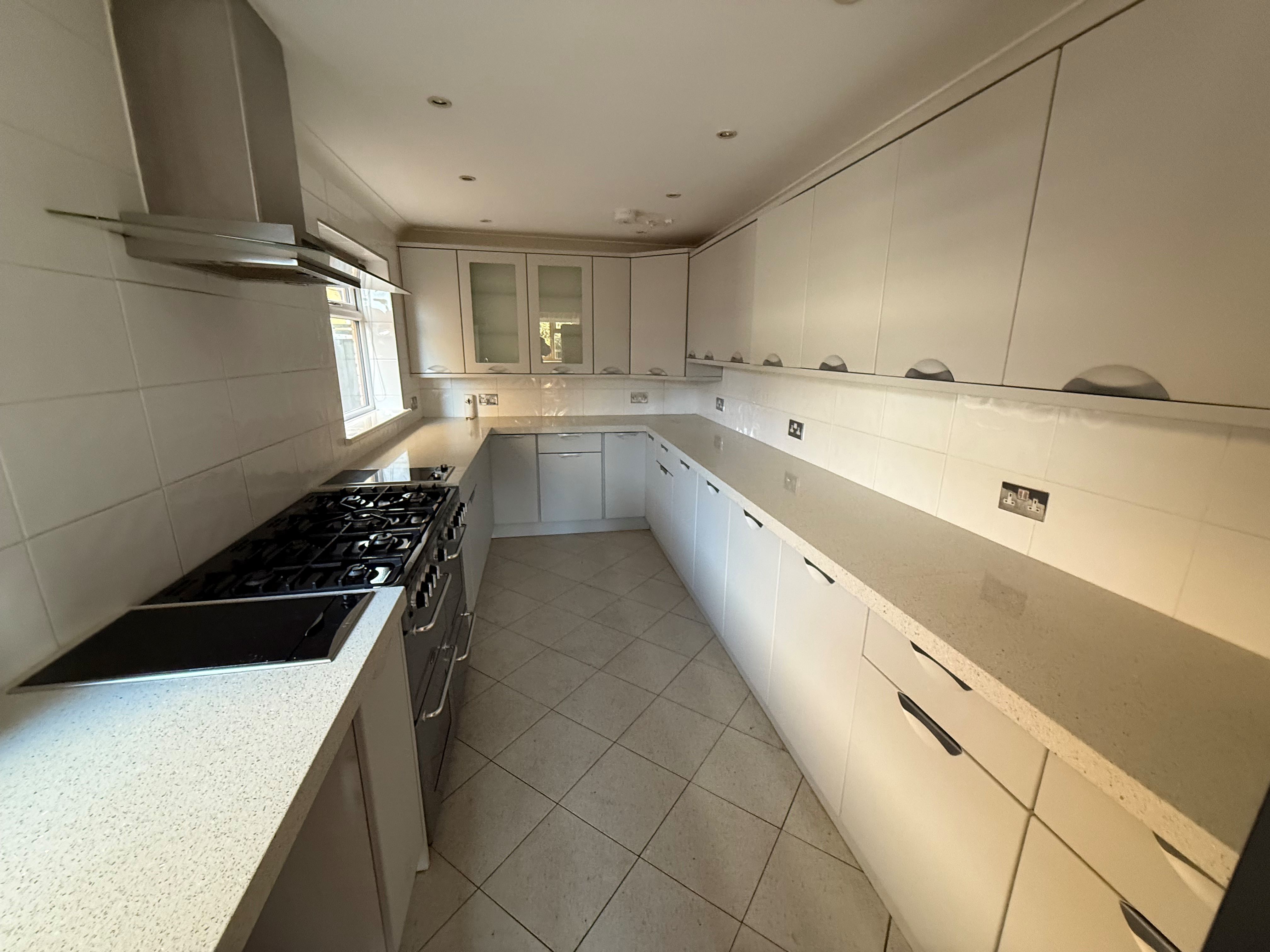 190 Eastwood Road, Rayleigh, Essex, SS6 7LY