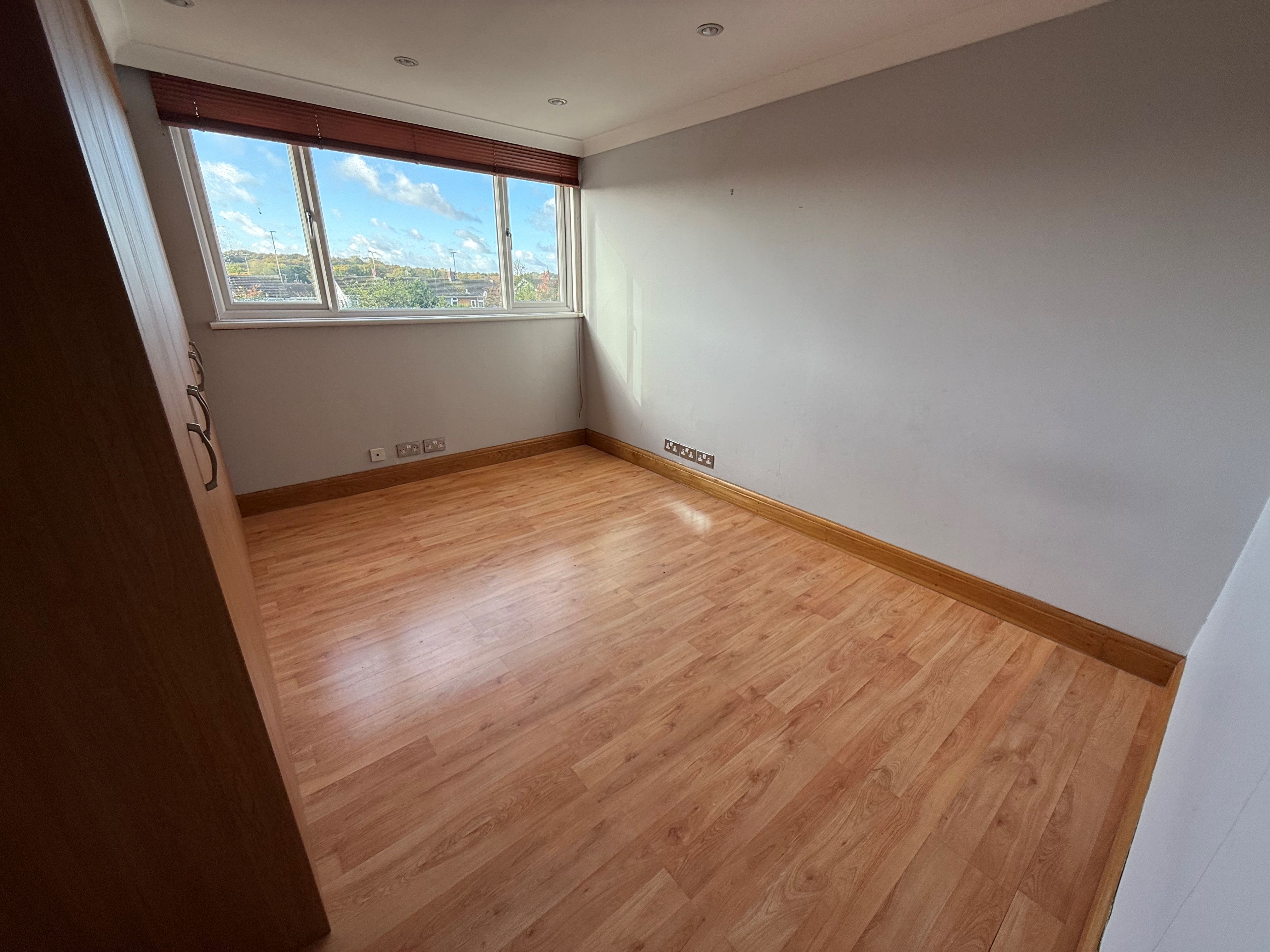 190 Eastwood Road, Rayleigh, Essex, SS6 7LY