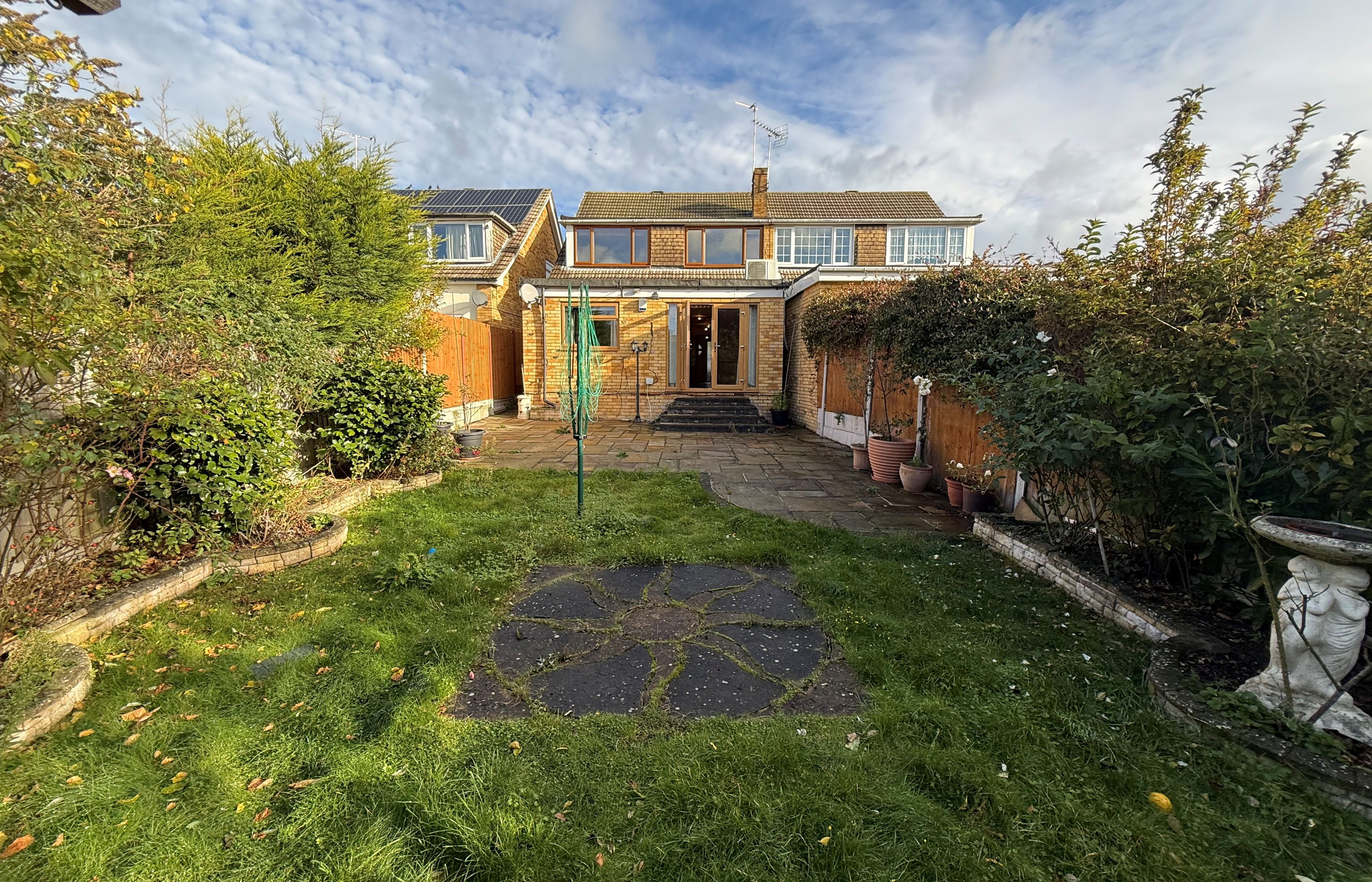 190 Eastwood Road, Rayleigh, Essex, SS6 7LY