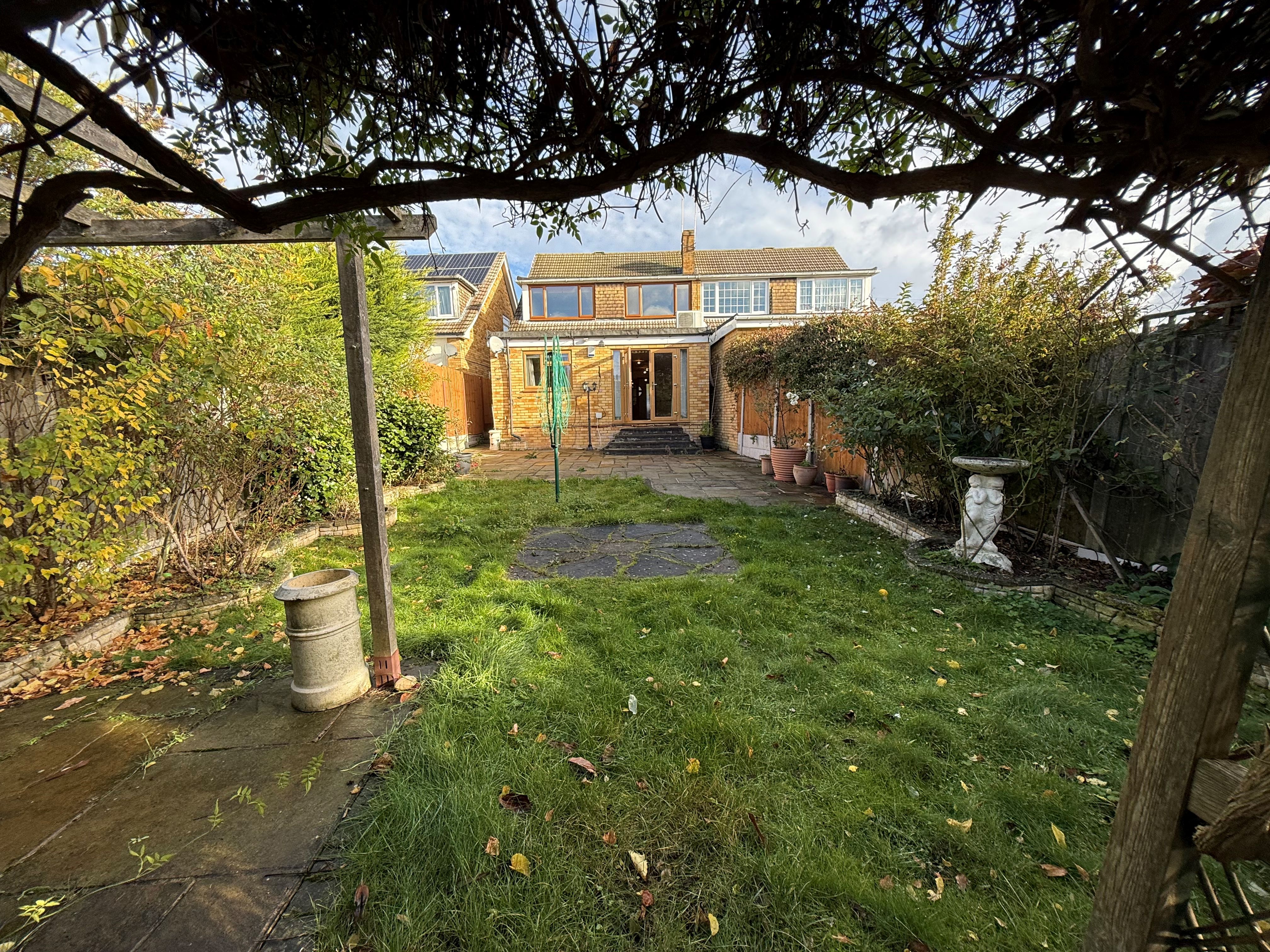 190 Eastwood Road, Rayleigh, Essex, SS6 7LY