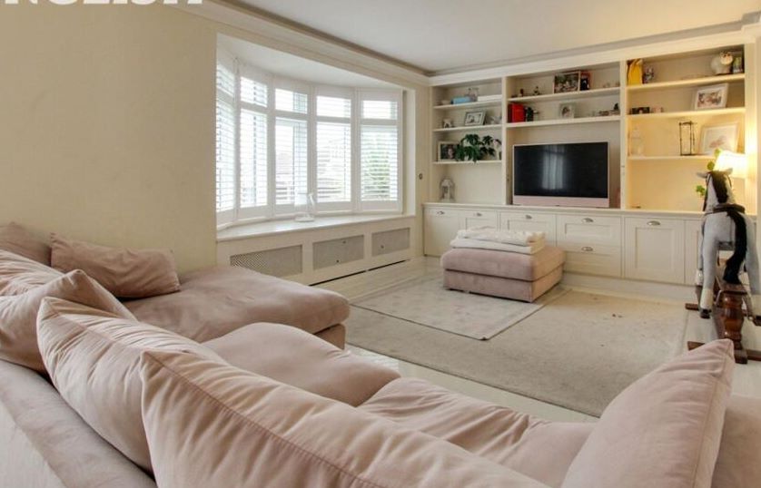 33 Laurel Avenue, Wickford, Essex, SS12 0BH