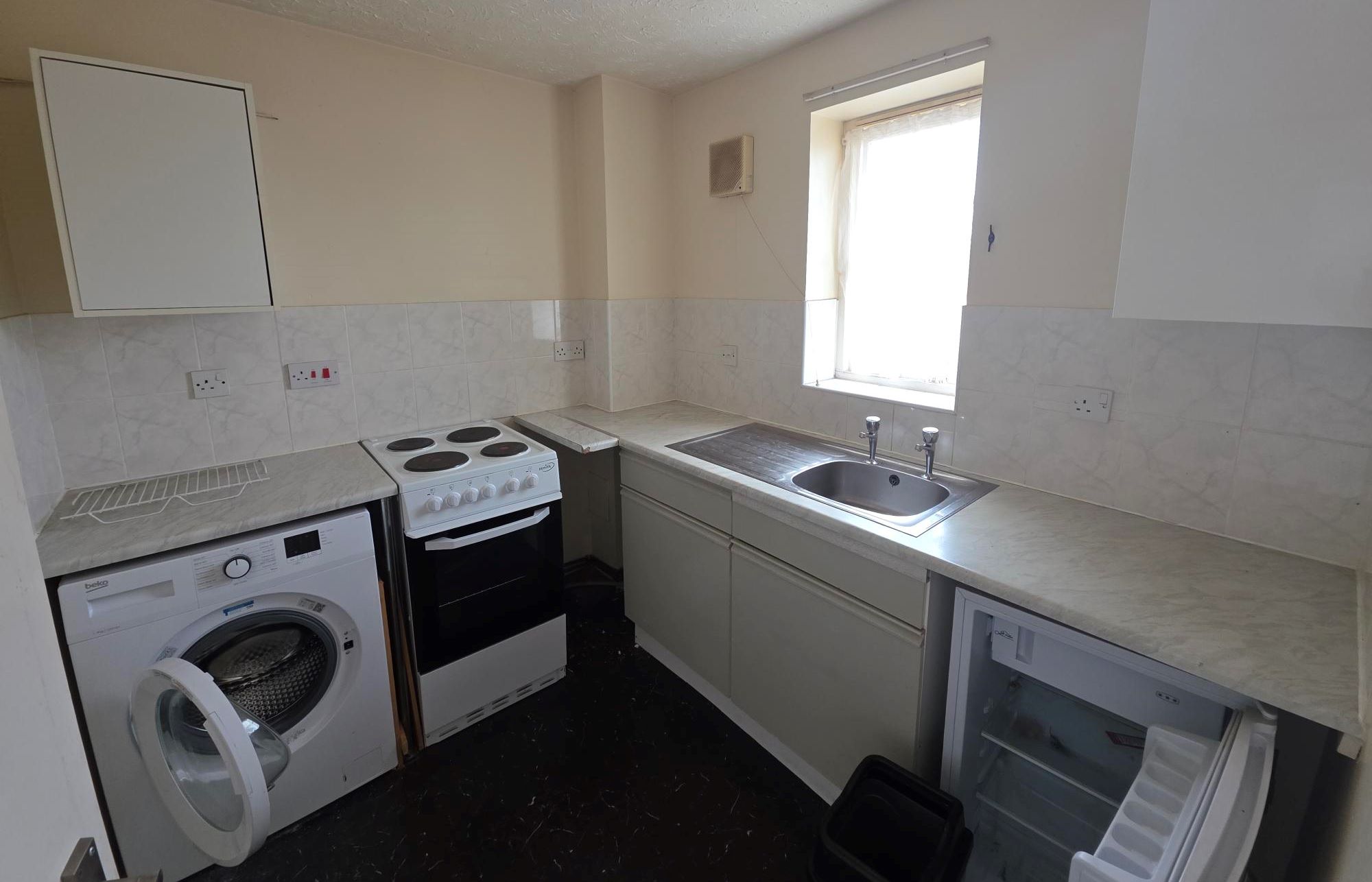 48 Lewes Close, Grays, Essex, RM17 6QG