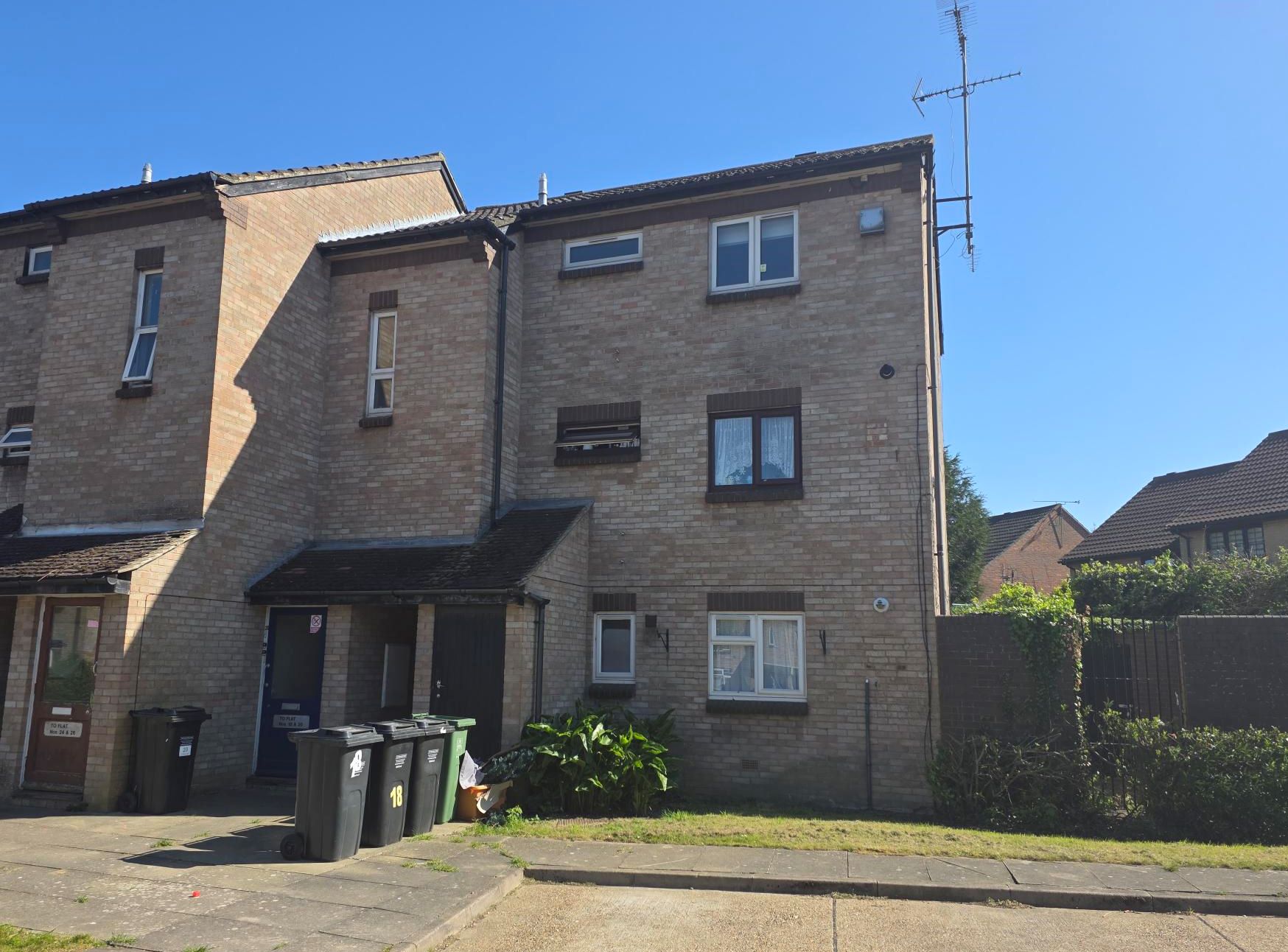 18 Hollands Walk, Basildon, Essex, SS16 4QQ