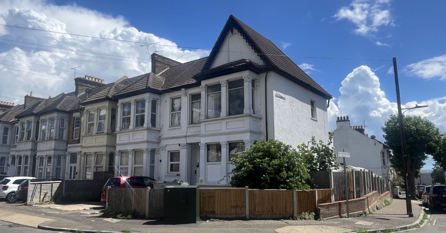 4, 166 York Rd, Southend-on-Sea SS1 2DZ