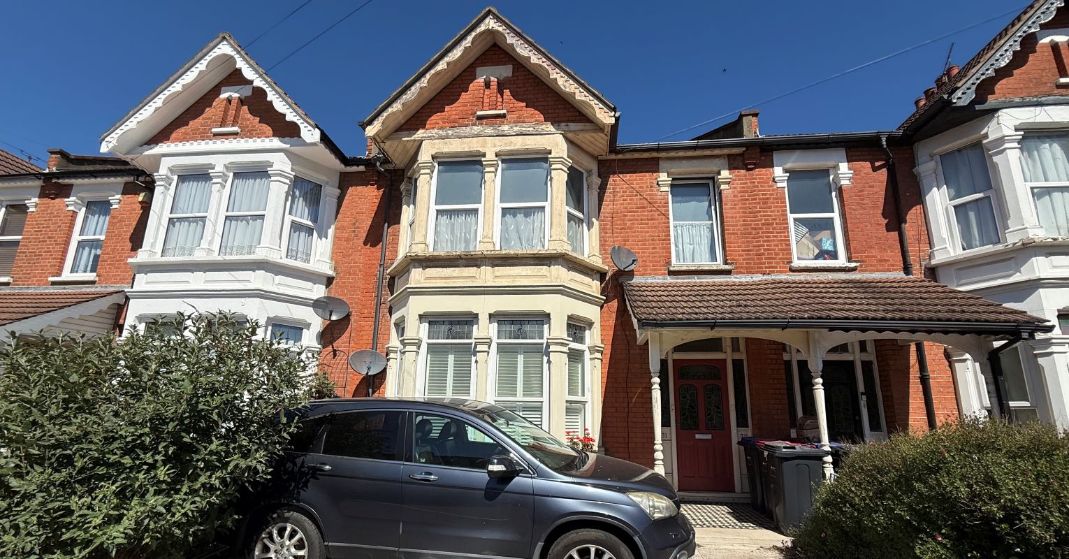 31A Boscombe Rd, Southend-on-Sea SS2 5JE