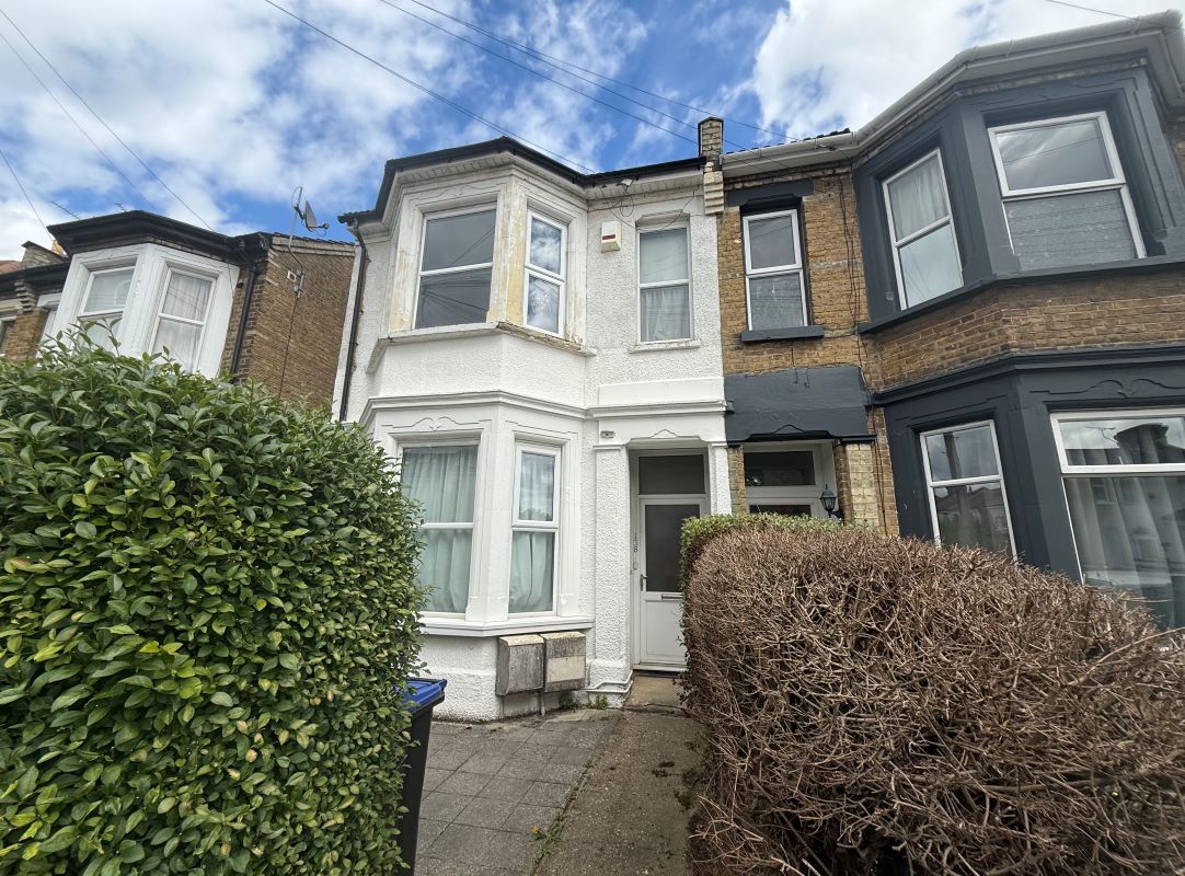 Freehold, 138 & 138A North Road, Westcliff-on-Sea, Essex, SS0 7AG