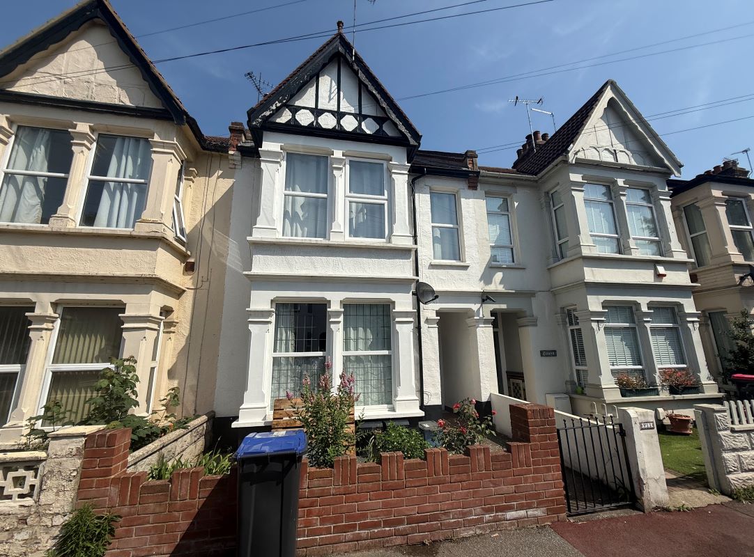 Freeholds, 9 & 9A Rayleigh Avenue, Westcliff on Sea, Essex, SS0 7DS