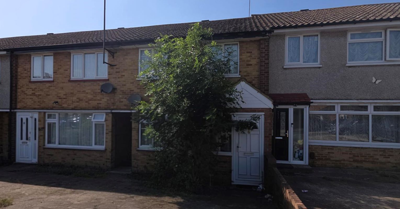 231 Hillrise Rd, Romford RM5 3BW