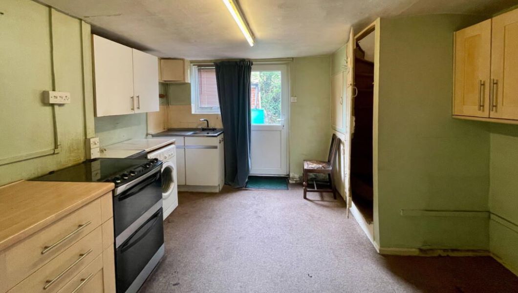 2 Post Office Road, Knodishall, Saxmundham, Suffolk, IP17 1UG