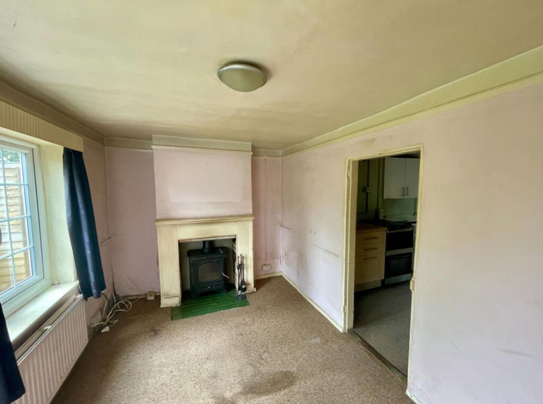 2 Post Office Road, Knodishall, Saxmundham, Suffolk, IP17 1UG