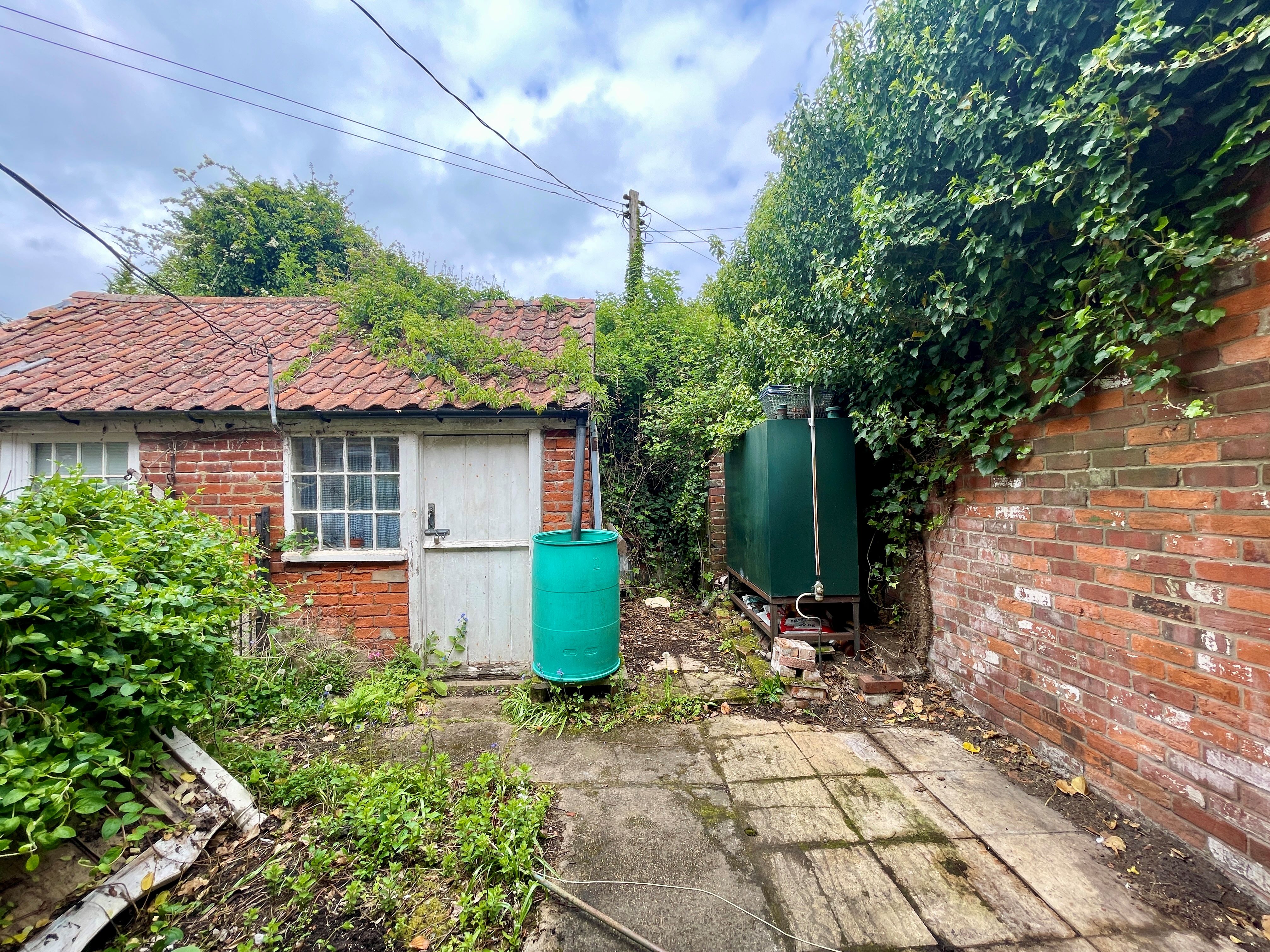 2 Post Office Road, Knodishall, Saxmundham, Suffolk, IP17 1UG
