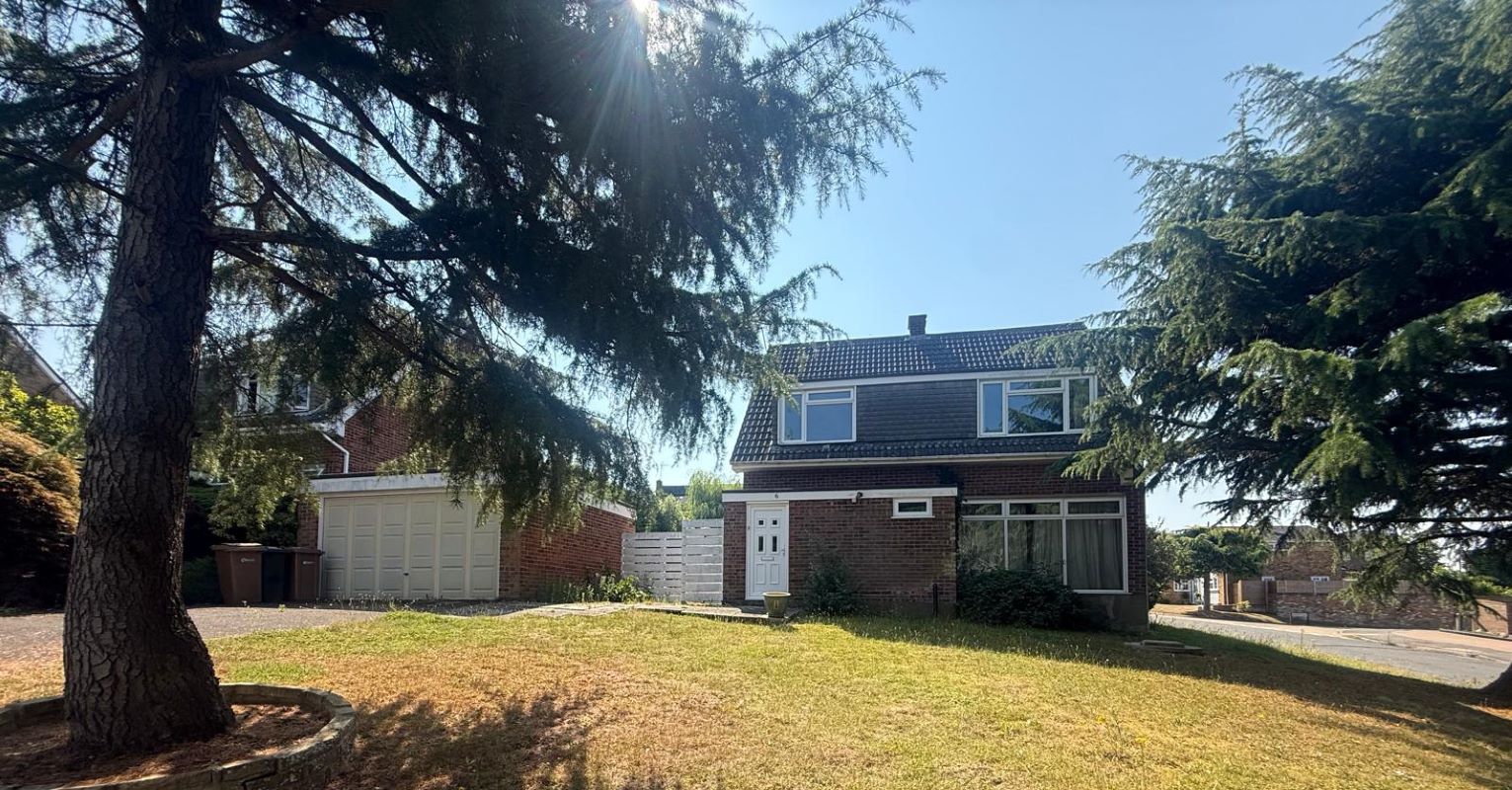 6 The Heights, Danbury, Chelmsford CM3 4AG