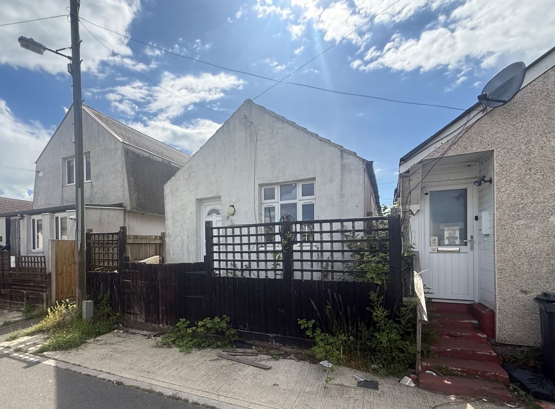 21 Humber Ave, Jaywick, Clacton-on-Sea CO15 2JX