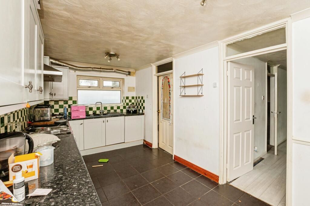 14 Dorking Walk, Corby, Northamptonshire, NN18 9JN