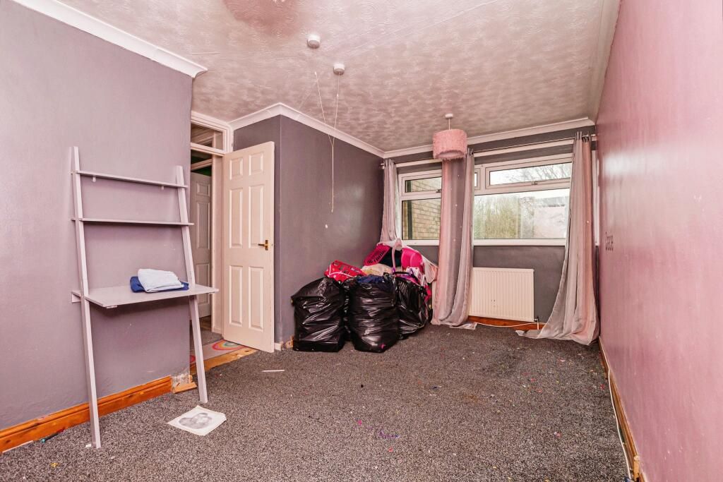 14 Dorking Walk, Corby, Northamptonshire, NN18 9JN