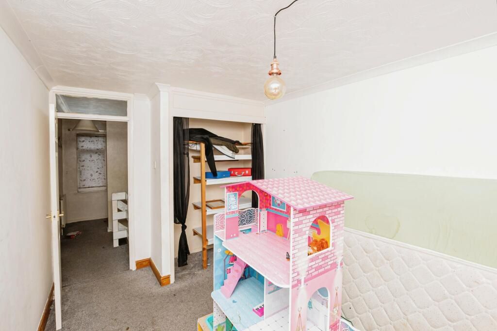 14 Dorking Walk, Corby, Northamptonshire, NN18 9JN