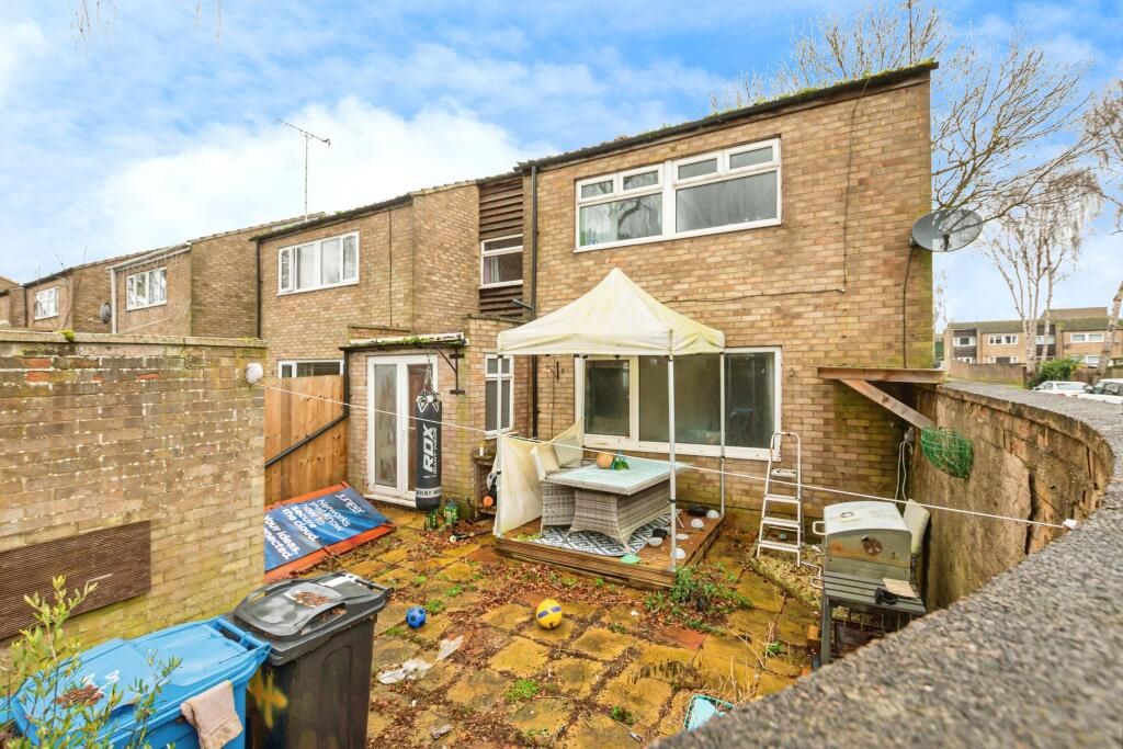 14 Dorking Walk, Corby, Northamptonshire, NN18 9JN