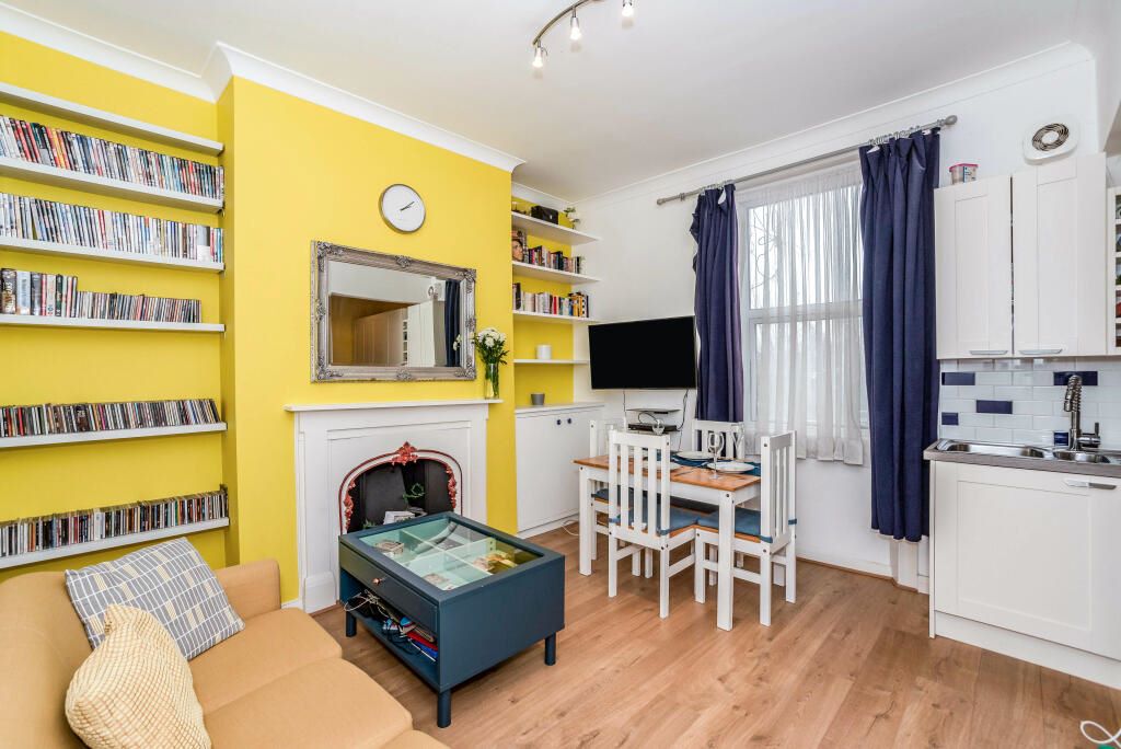 50b Pier Road Northfleet, Gravesend, Kent, DA11 9NB