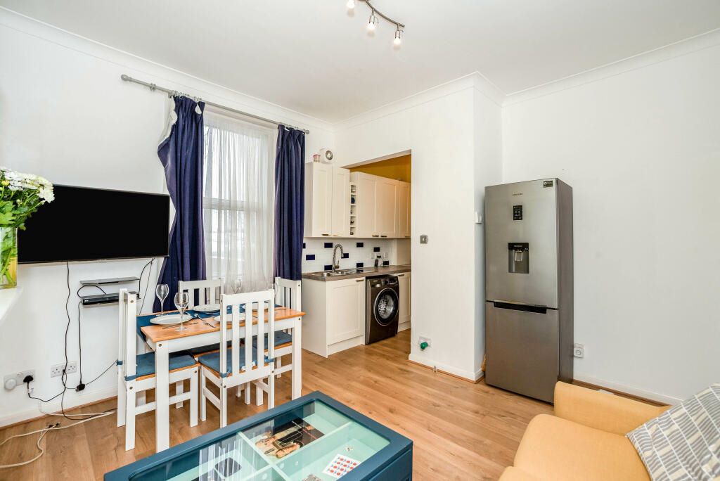 50b Pier Road Northfleet, Gravesend, Kent, DA11 9NB