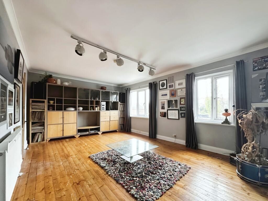 10 Kirkdale Avenue, Leeds, West Yorkshire, LS12 6AP