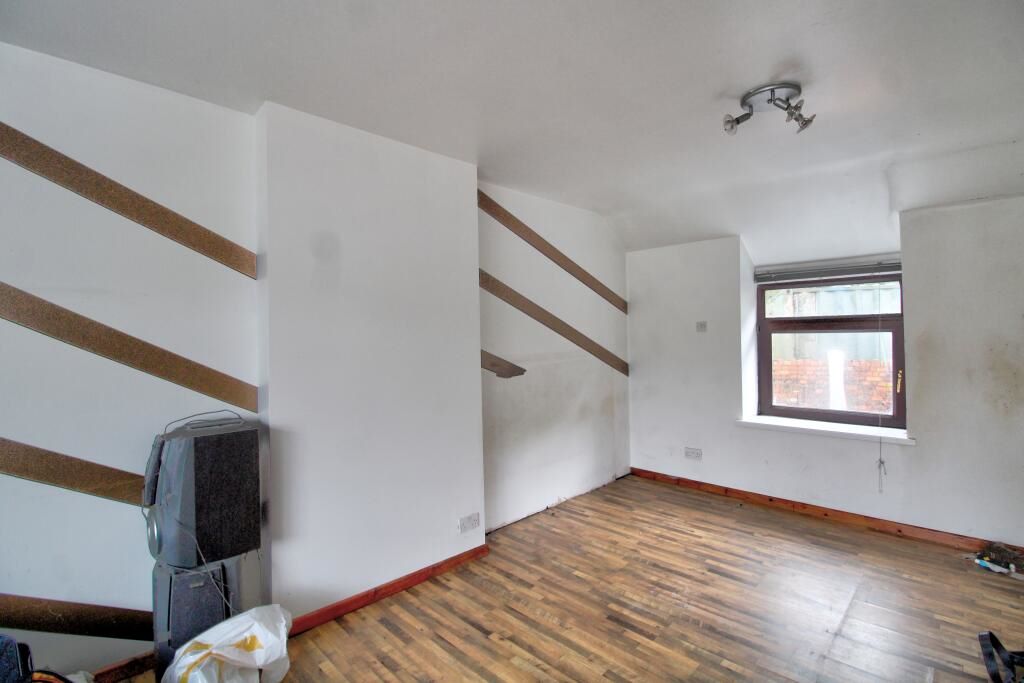 Tredegar, Gwent, NP22 4QT - Online Properties