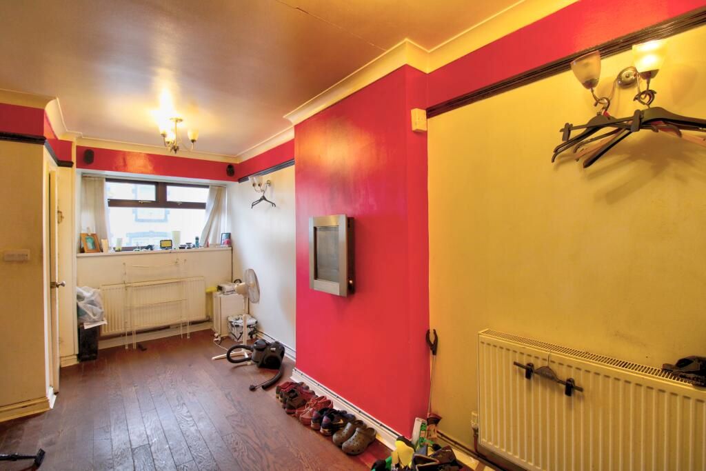 Tredegar, Gwent, NP22 4QT - Online Properties