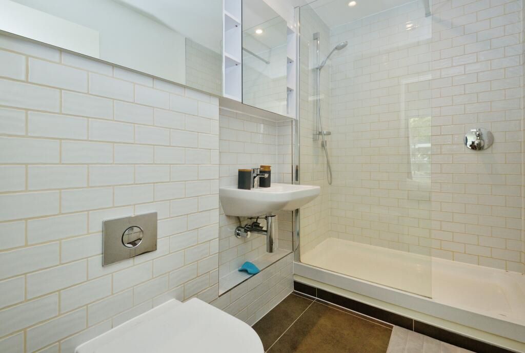 6 Victory Parade, Plumstead Road, London, SE18 6FN - Online Properties