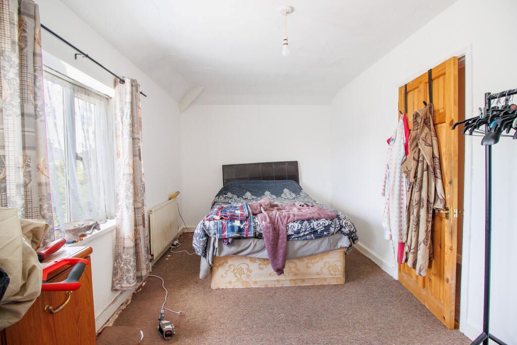 5 Laburnum Road, Swindon, Wiltshire, SN2 1QY