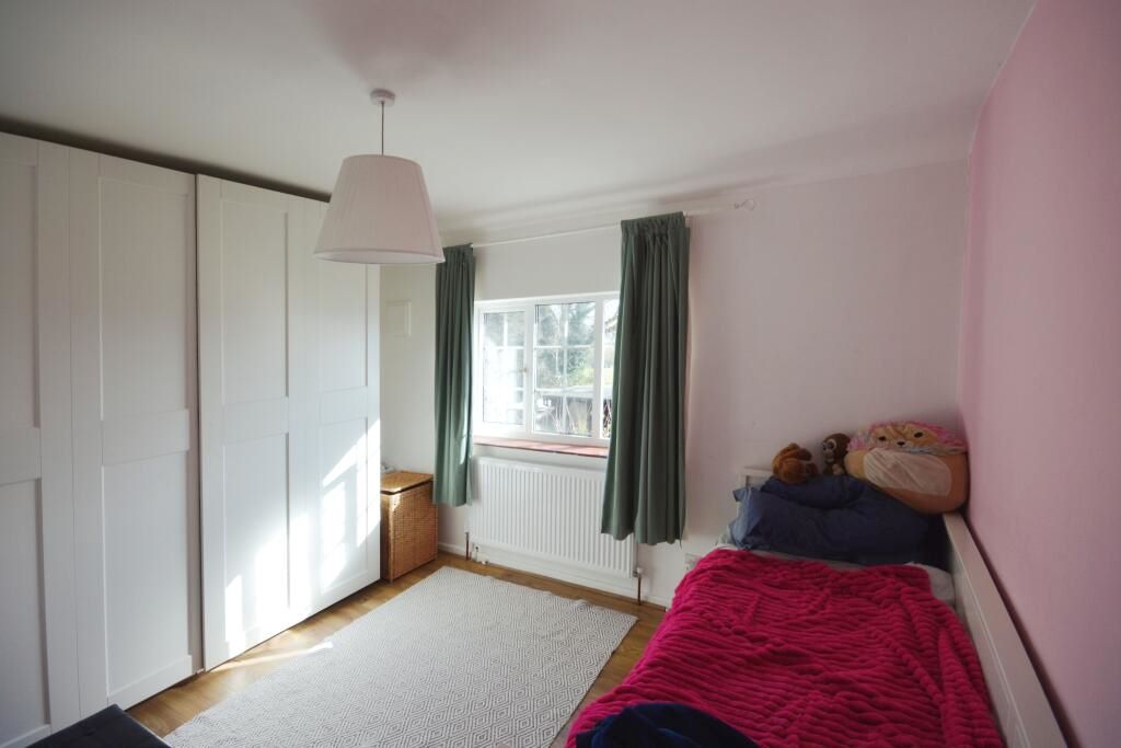 11 Foxdells Birch Green, Hertford, Hertfordshire, SG14 2LS