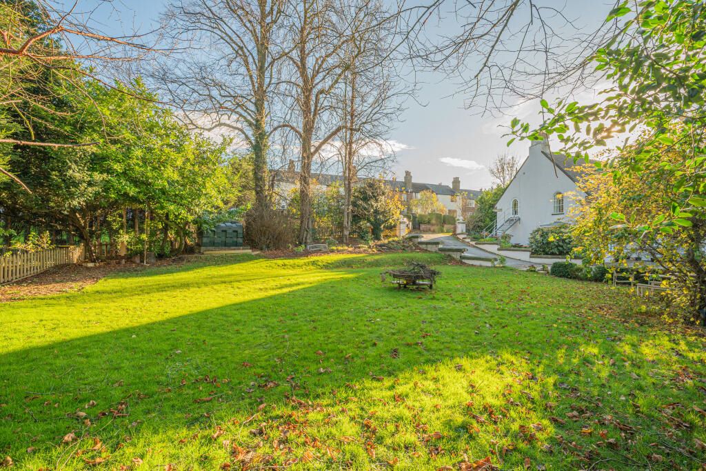 Grosmont House Grosmont, Whitby, North Yorkshire, YO22 5PE