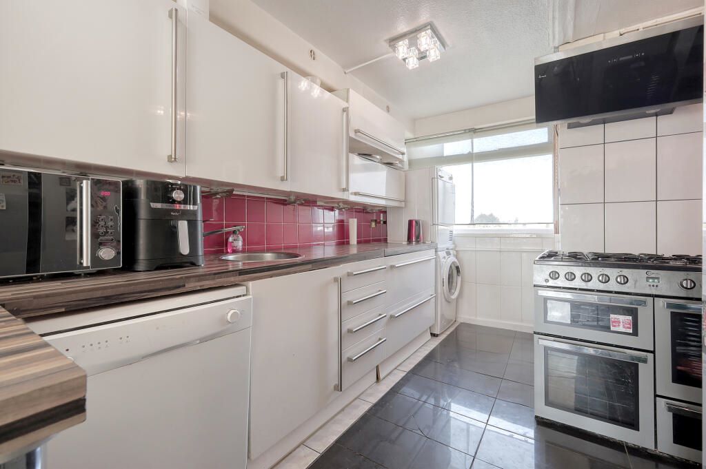 Flat 49 Dunbridge House, Highcliffe Drive, London, SW15 4QD