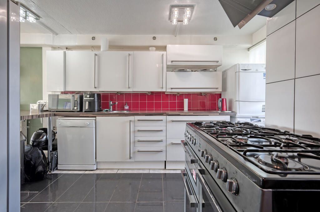Flat 49 Dunbridge House, Highcliffe Drive, London, SW15 4QD