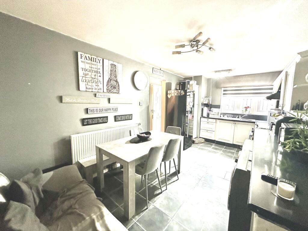 8 Greenland Drive, Sheffield, South Yorkshire, S9 5GJ