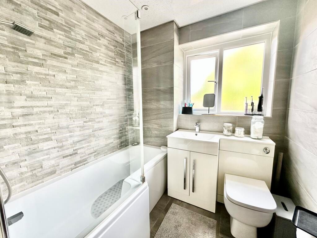 8 Greenland Drive, Sheffield, South Yorkshire, S9 5GJ