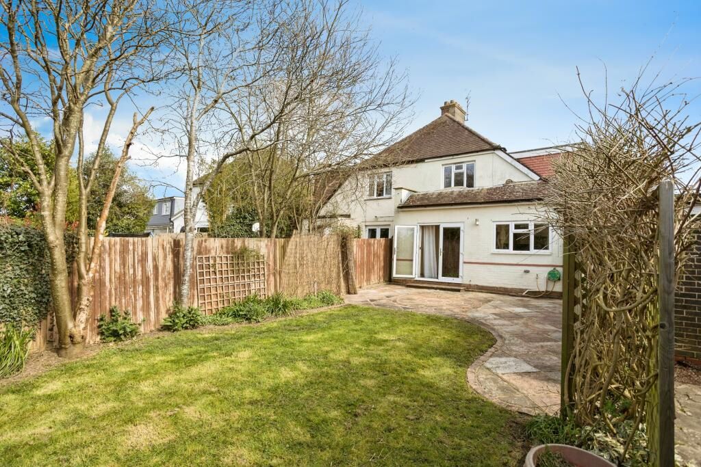 18 The Crescent, Horsham, West Sussex, RH12 1NB