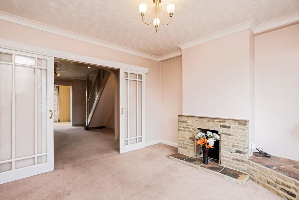 18 The Crescent, Horsham, West Sussex, RH12 1NB