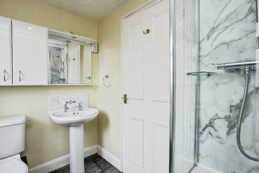 18 The Crescent, Horsham, West Sussex, RH12 1NB