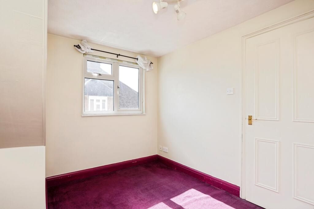 18 The Crescent, Horsham, West Sussex, RH12 1NB