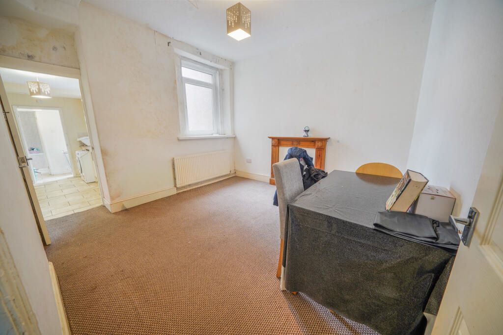 18 Charles Street, Neath, West Glamorgan, SA11 1NF