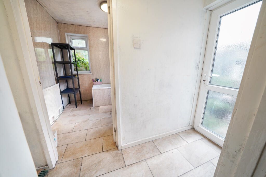 18 Charles Street, Neath, West Glamorgan, SA11 1NF