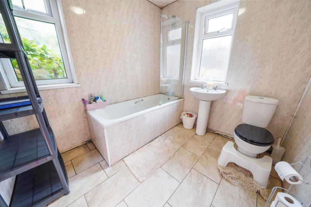 18 Charles Street, Neath, West Glamorgan, SA11 1NF