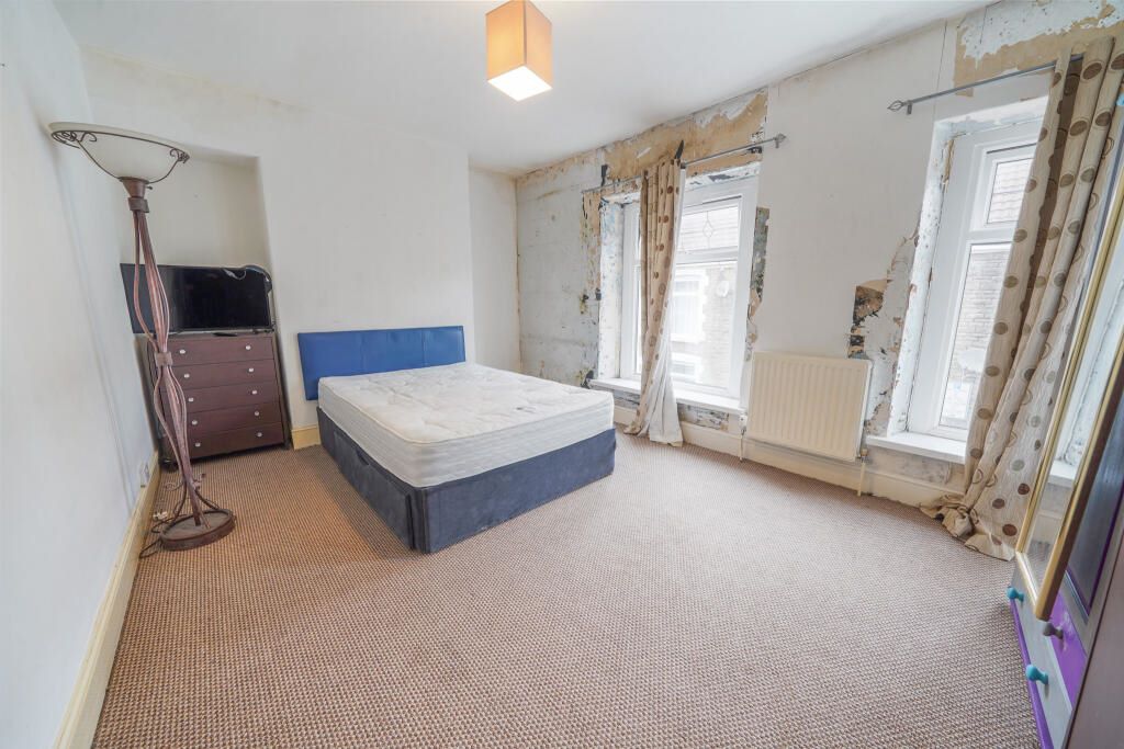 18 Charles Street, Neath, West Glamorgan, SA11 1NF