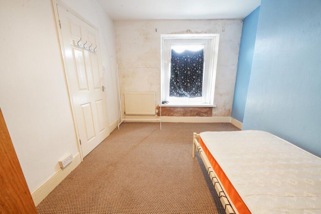 18 Charles Street, Neath, West Glamorgan, SA11 1NF