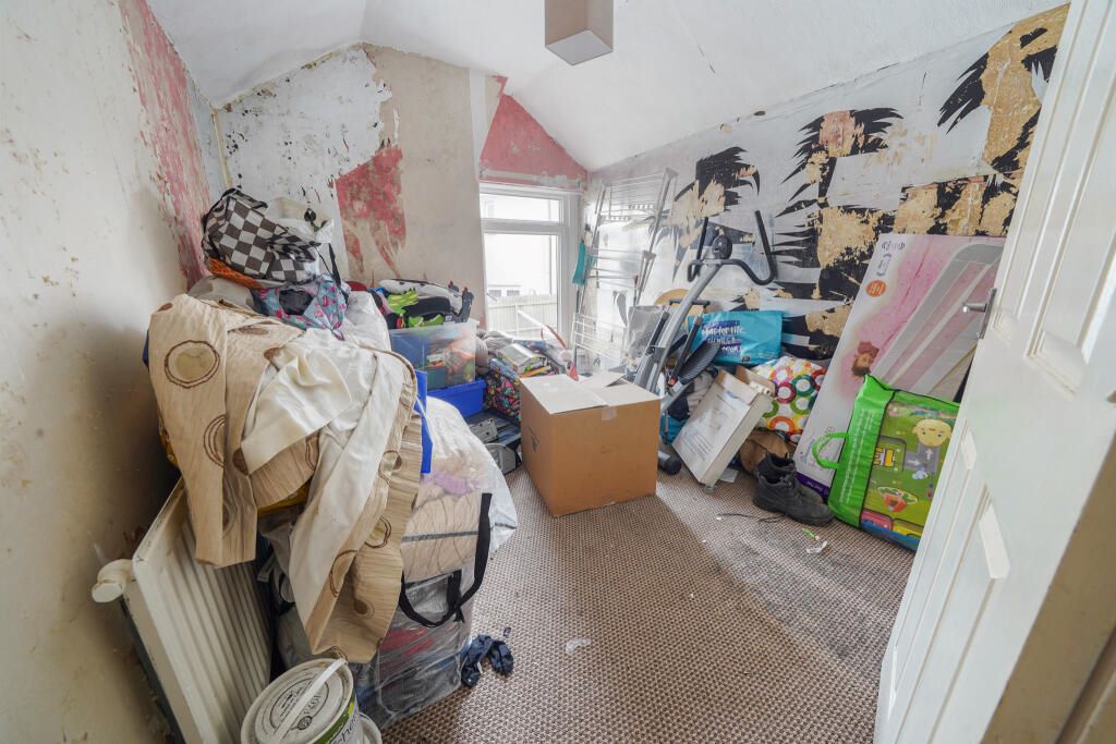 18 Charles Street, Neath, West Glamorgan, SA11 1NF