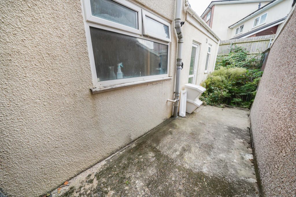 18 Charles Street, Neath, West Glamorgan, SA11 1NF