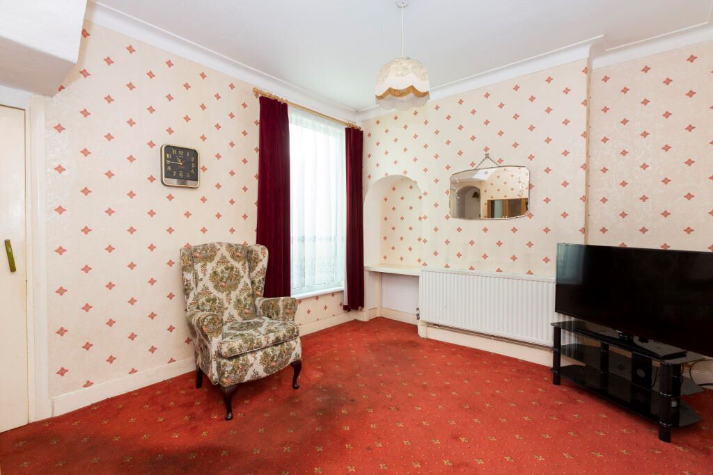 37 Caistor Park Road, London, E15 3PT