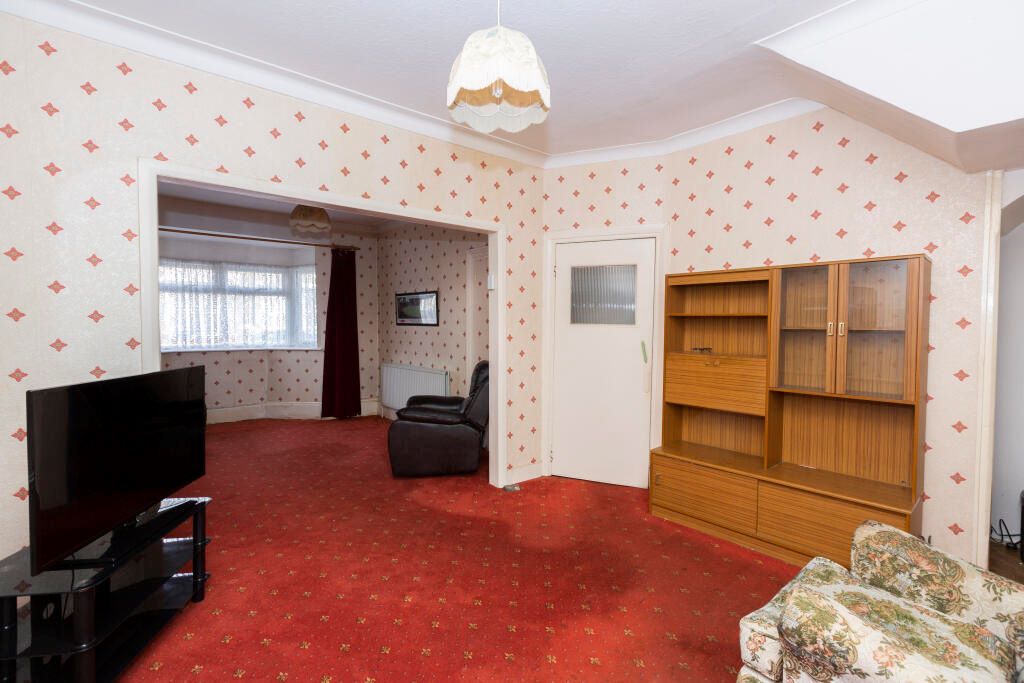 37 Caistor Park Road, London, E15 3PT