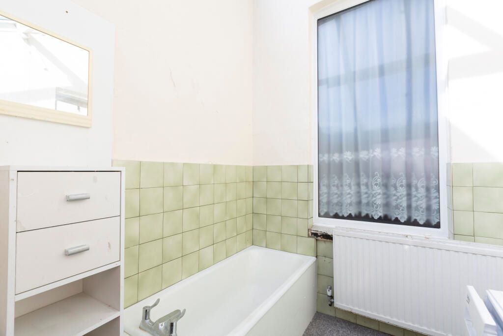 37 Caistor Park Road, London, E15 3PT