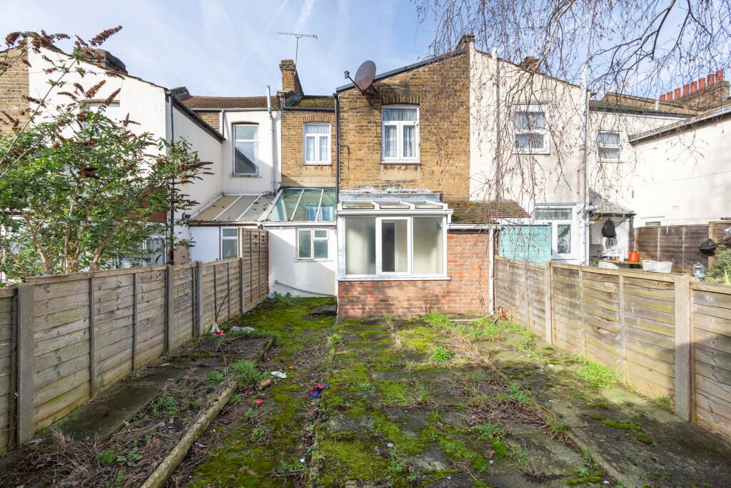 37 Caistor Park Road, London, E15 3PT
