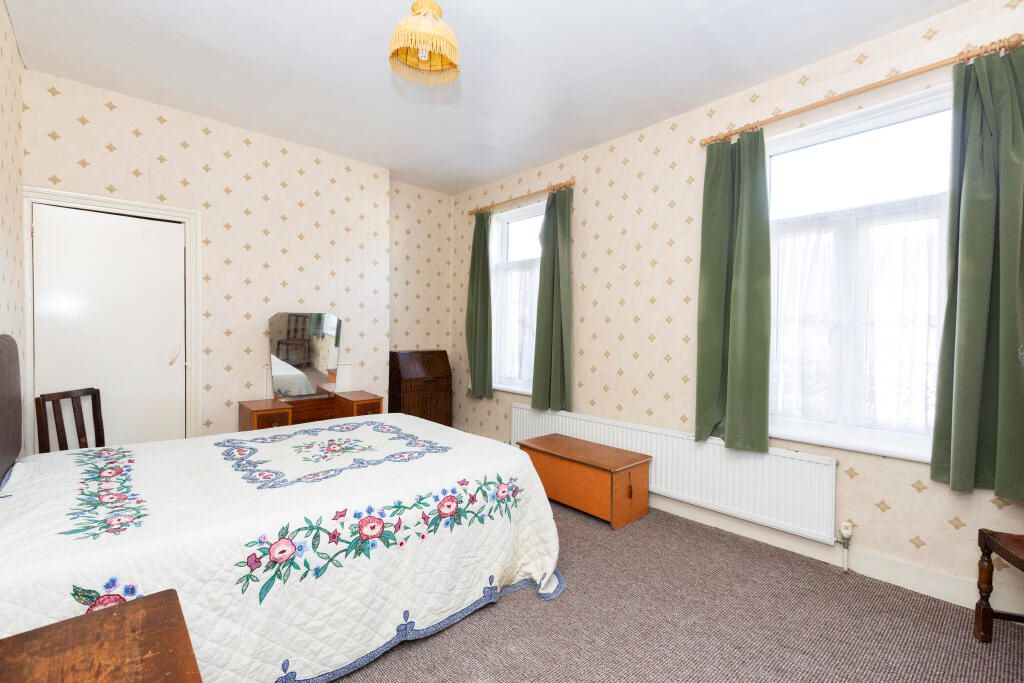 37 Caistor Park Road, London, E15 3PT